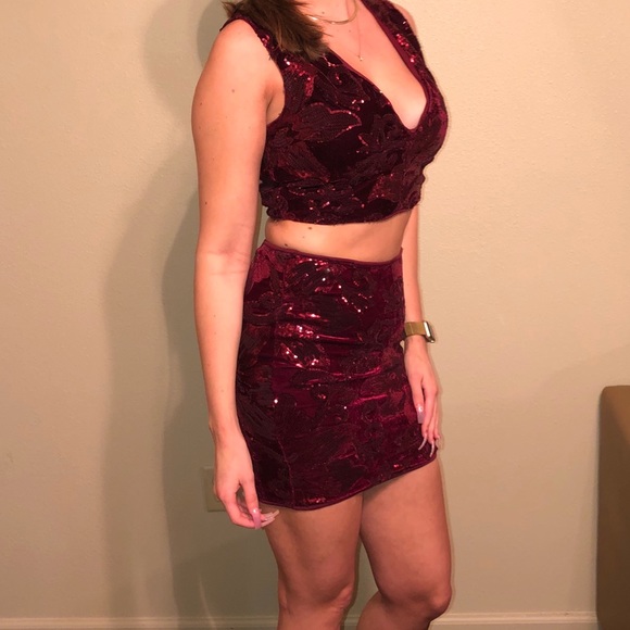 Formal Velvet 2 Piece with sequin accents - Picture 4 of 4